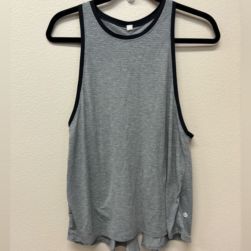 Lululemon flowing tank top 4 grey and black